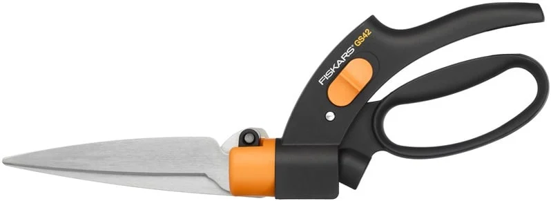 GRASS TRIMMER WITH ADJUSTABLE CUTTING ANGLE